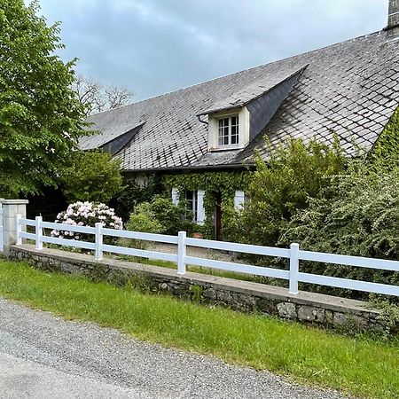 Une Pause En Correze Sarroux Екстер'єр фото