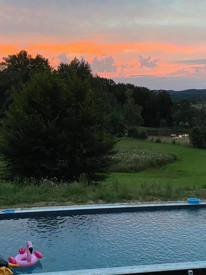 Une Pause En Correze Sarroux Екстер'єр фото